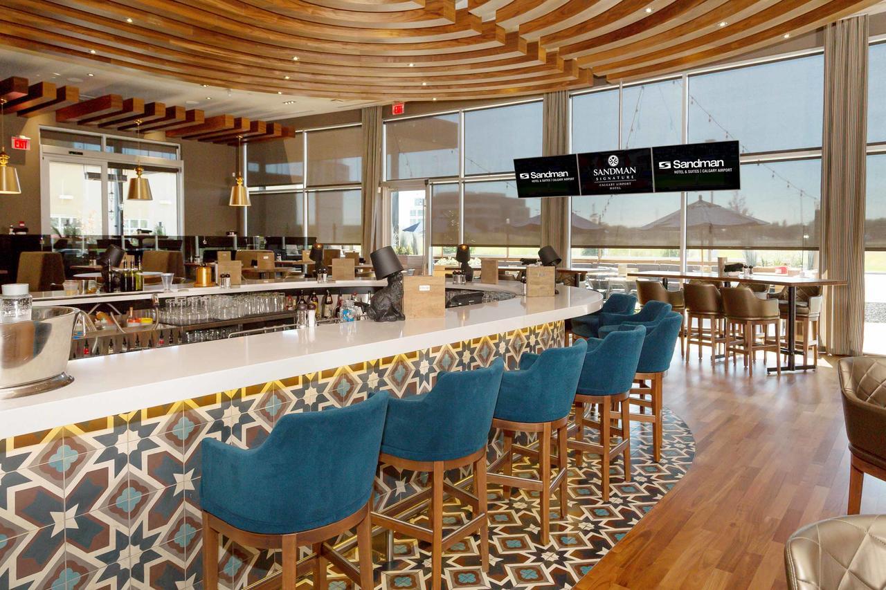 Sandman Signature Calgary Airport Hotel Exterior foto
