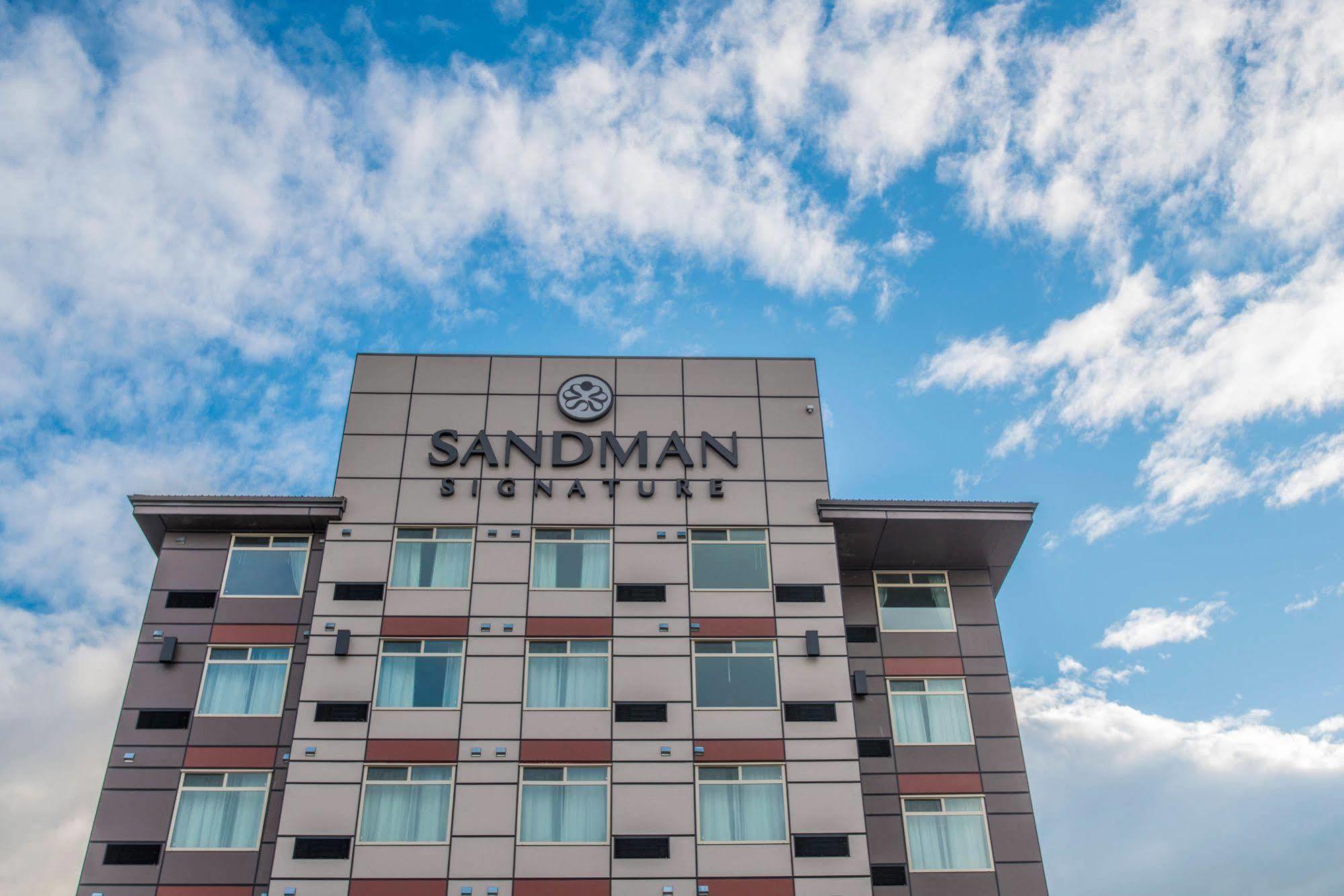 Sandman Signature Calgary Airport Hotel Exterior foto