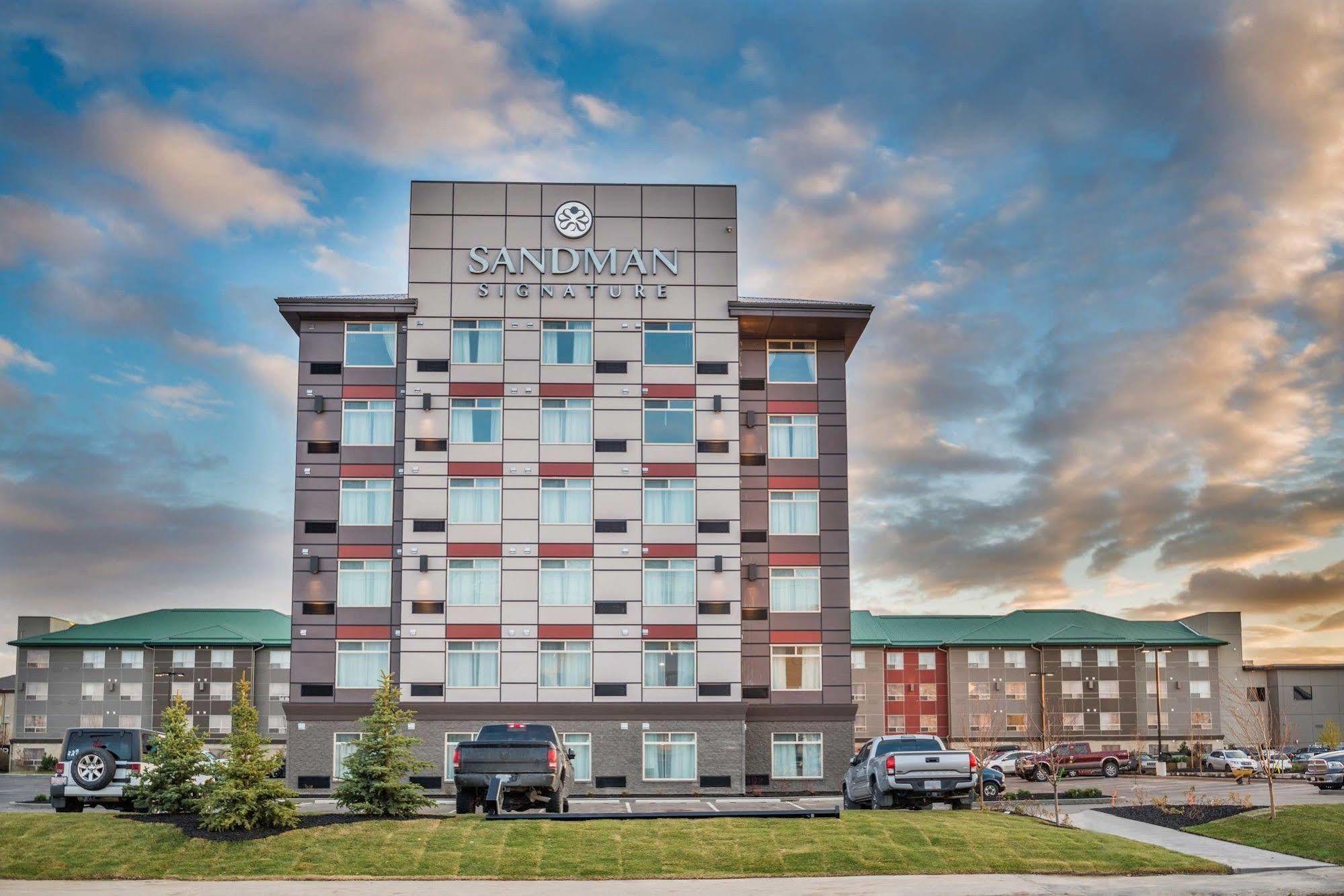 Sandman Signature Calgary Airport Hotel Exterior foto