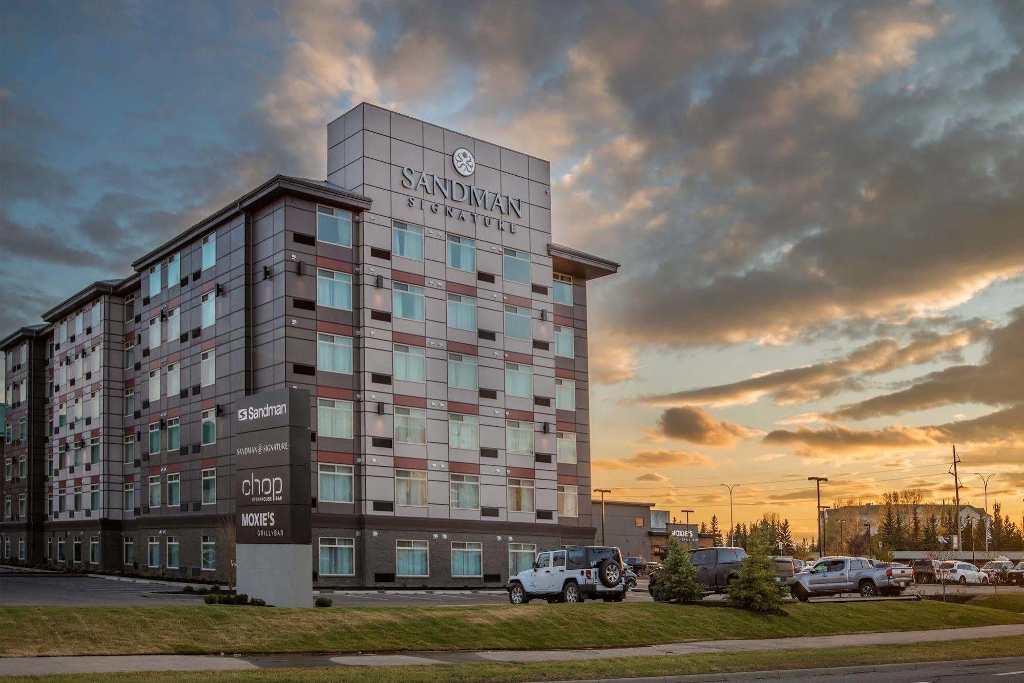 Sandman Signature Calgary Airport Hotel Exterior foto